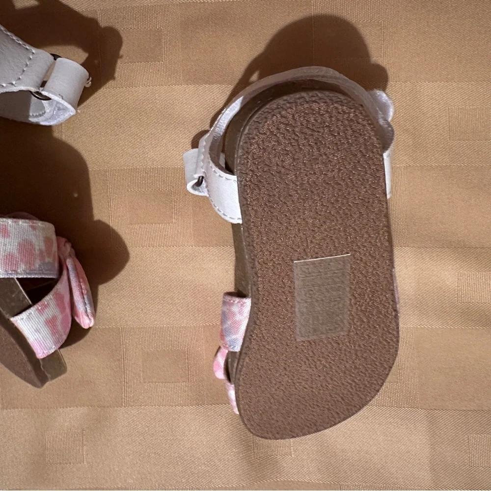 Blowfish Malibu White and‎ Pink Kids Sandals with Bow NEW Size 6 girls
